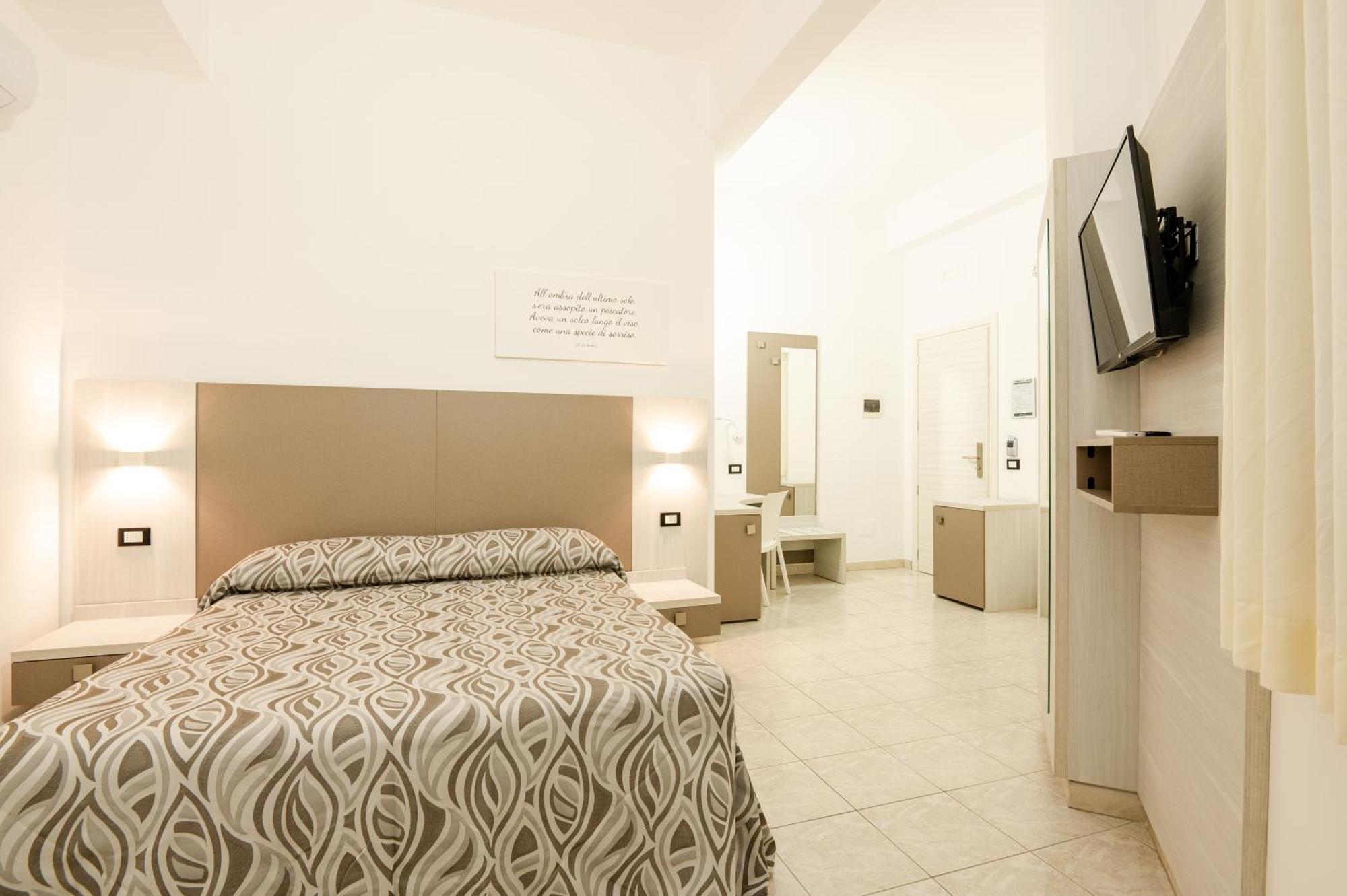 Hotel La Caravella Vieste Room photo